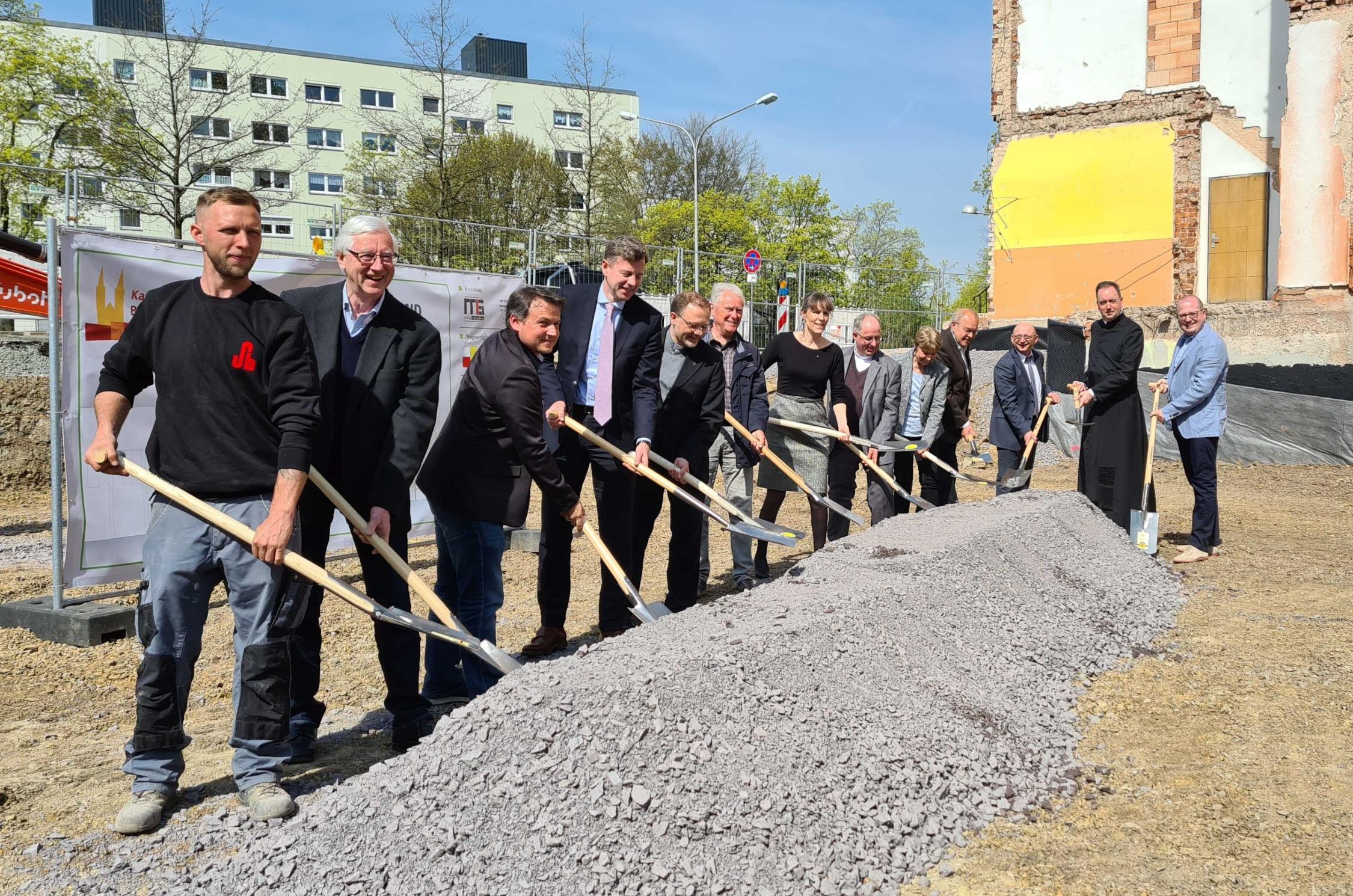 1. Spatenstich, neues Verwaltungszentrum SSB Hofer Land