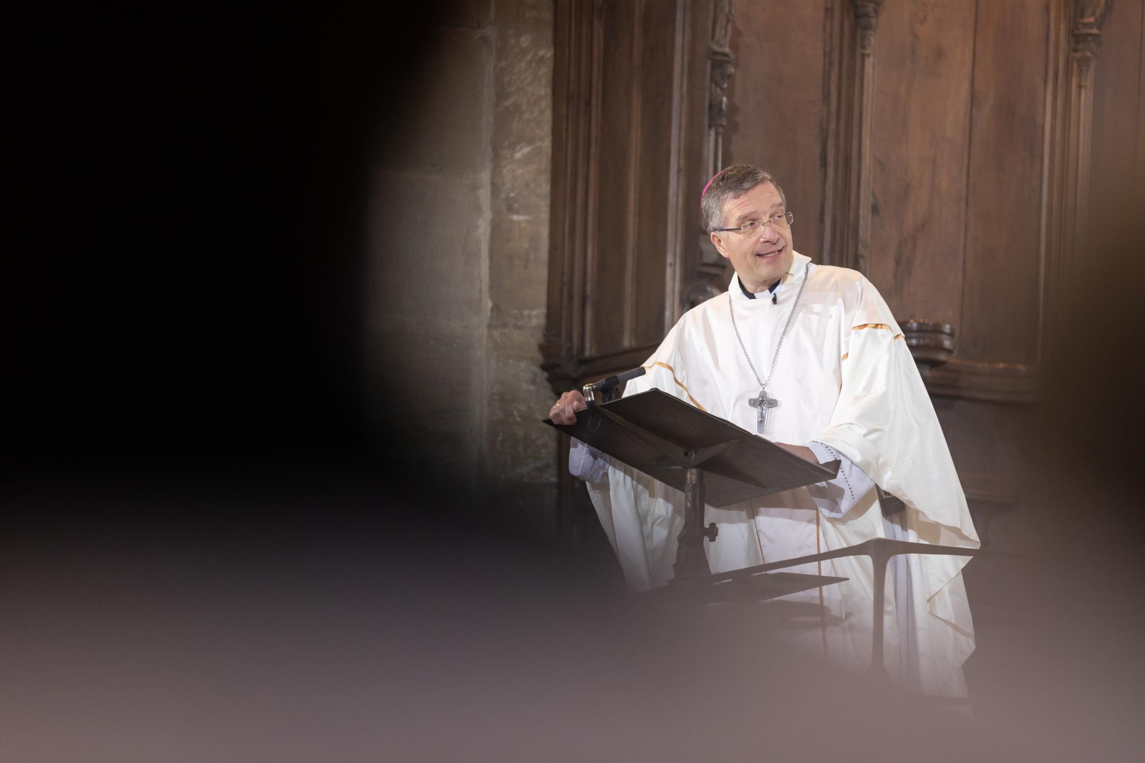 Bischof Dr. Michael Gerber, stellvertretender Vorsitzender der Deutschen Bischofskonferenz, spricht ein Grußwort Amtseinführung Erzbischof Herwig Gössl