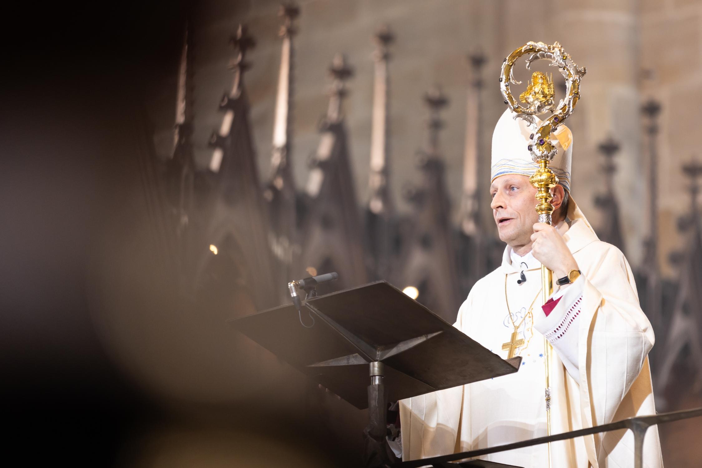 Erzbischof Herwig Gössl bei der Predigt Amtseinführung Erzbischof Herwig Gössl