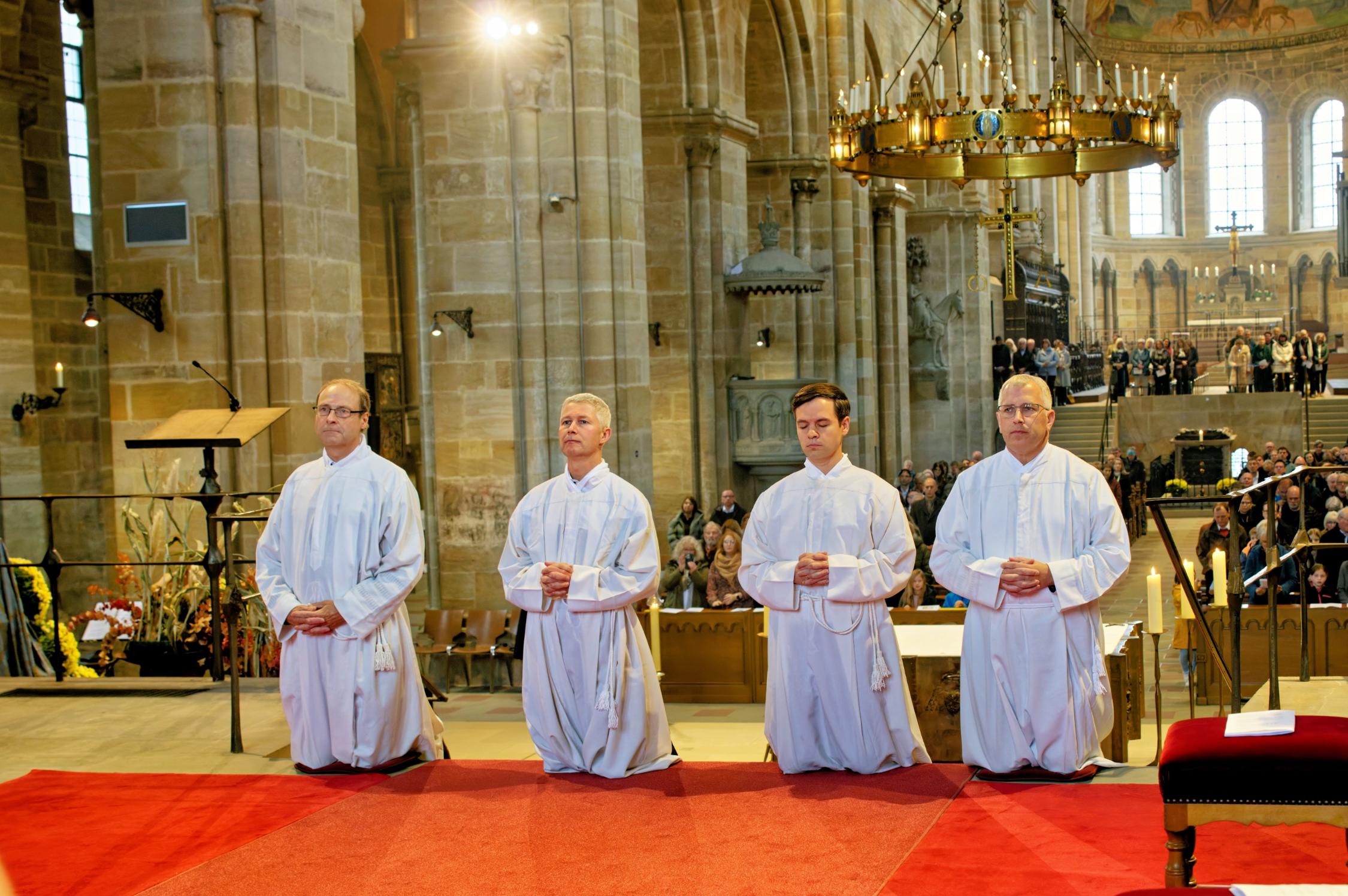 Erzbischof Herwig Gössl hat im Bamberger Dom vier Ständige Diakone geweiht Diakonenweihe