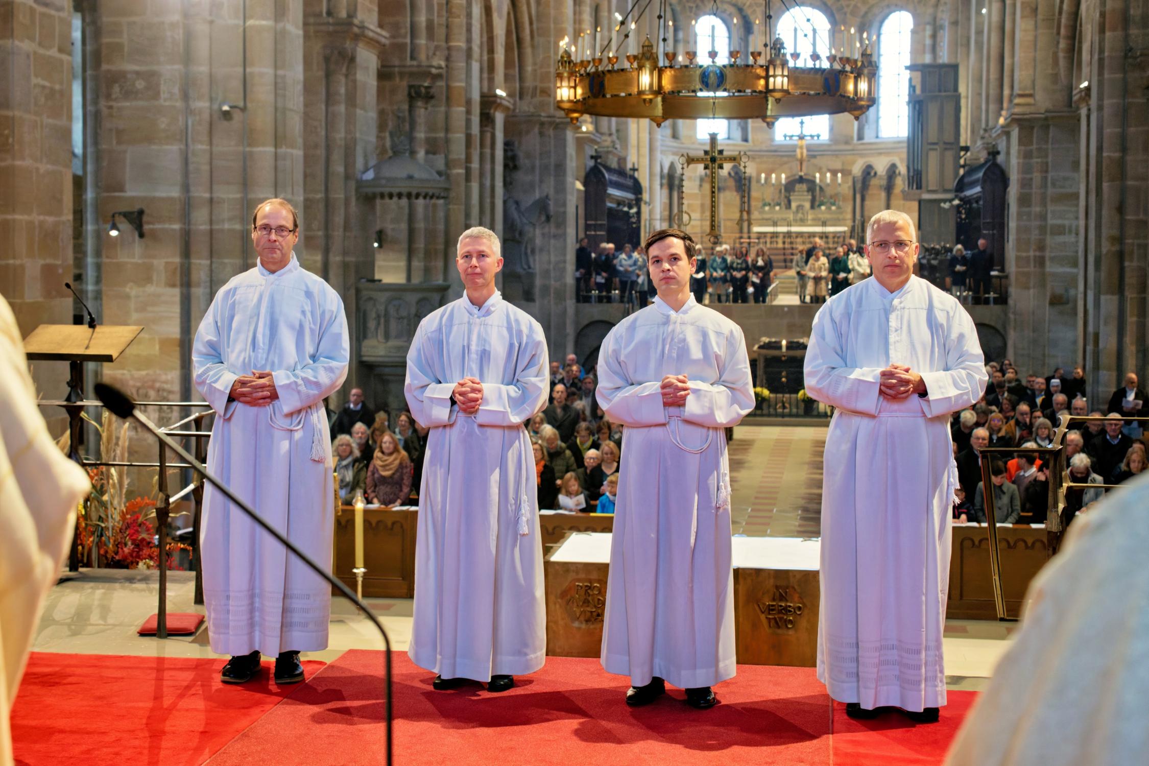 Erzbischof Herwig Gössl hat im Bamberger Dom vier Ständige Diakone geweiht Diakonenweihe
