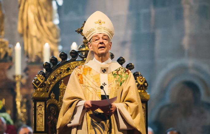 Erzbischof Schick predigt im Dom Schick