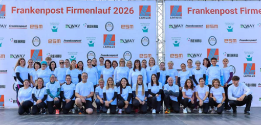 Gruppenfoto der Mitarbeiterinnen und Mitarbeiter der Katholischen Willkommens-Kitas beim Frankenpost Firmenlauf 2026