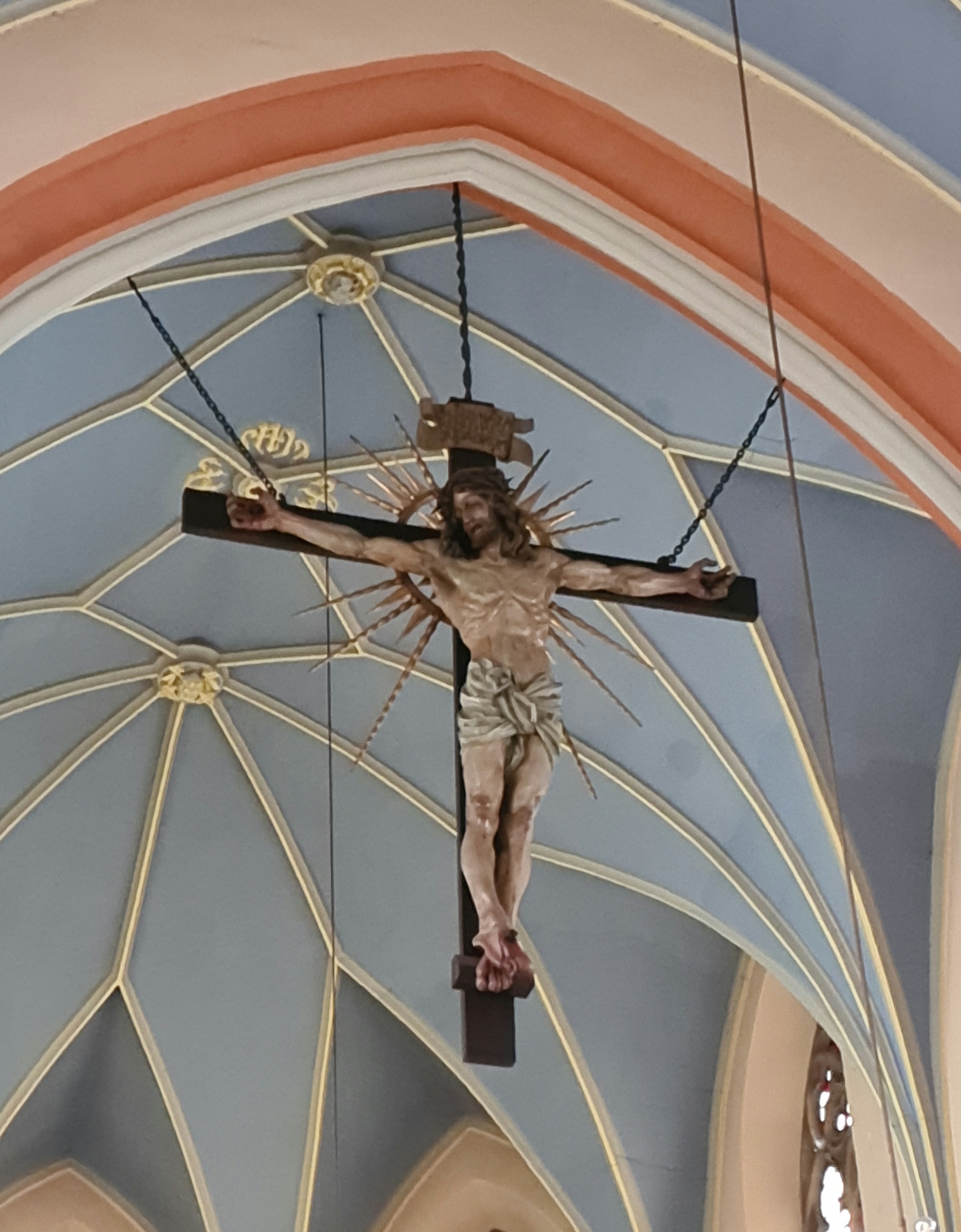 Hof, St. Marien, Kreuz