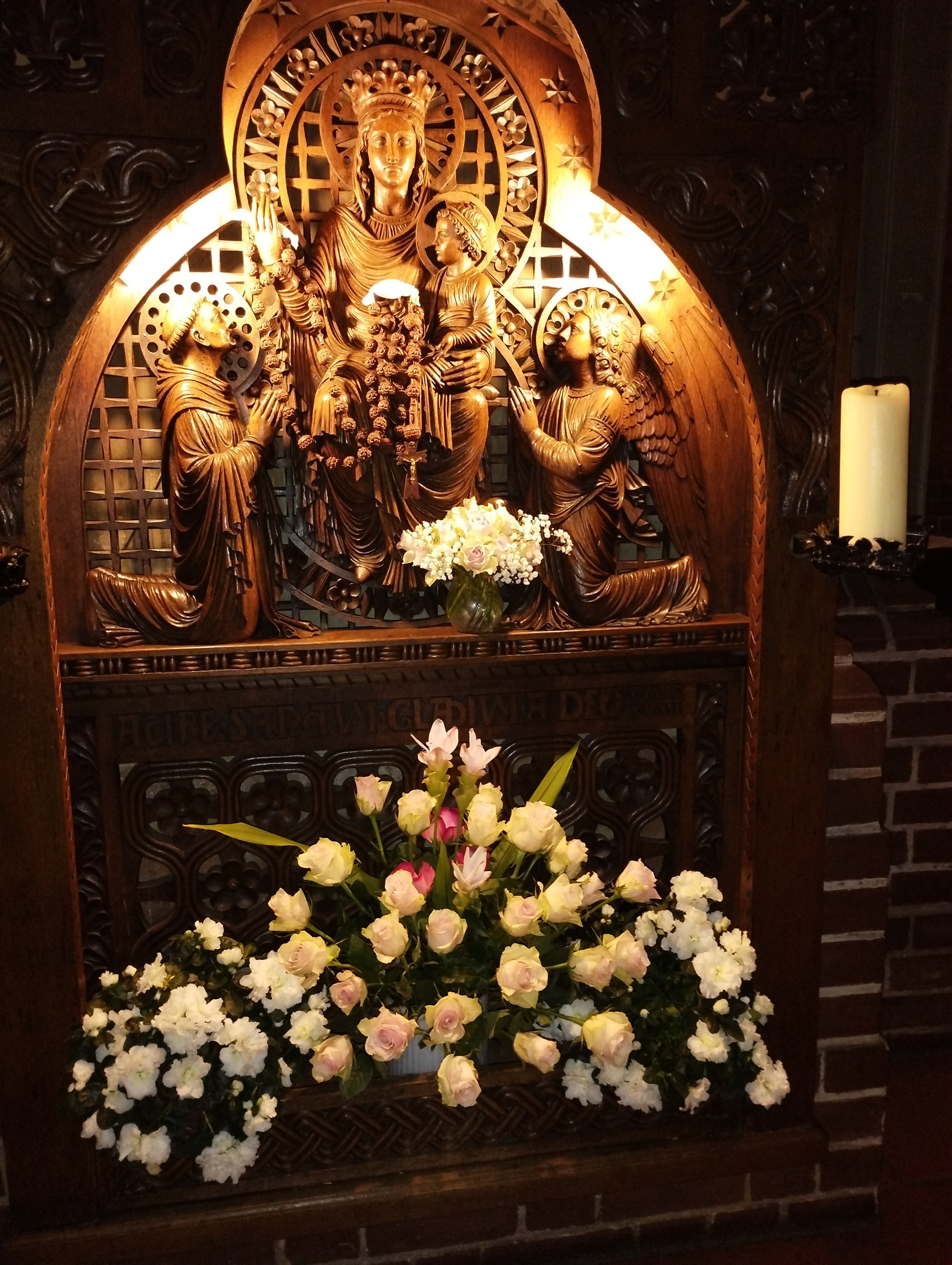 Mutter Gottes in der Stadtpfarrkirche 'Maria- Rosenkranzkönigin' Berlin-Mitte