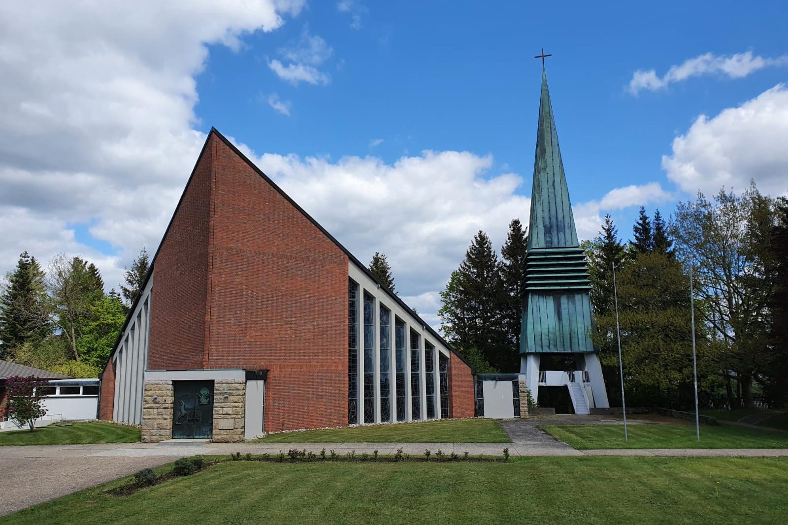 Oberkotzau, St. Antonius, außen